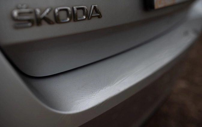 Skoda Superb cena 45900 przebieg: 249890, rok produkcji 2015 z Poznań małe 79